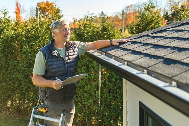 Professional Roofing technician working in Gurnee, IL